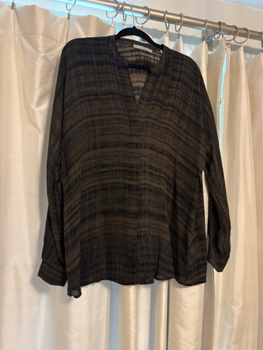 Vince oversized medium 100% silk shirt. Long sleeves. Brown/ Black.